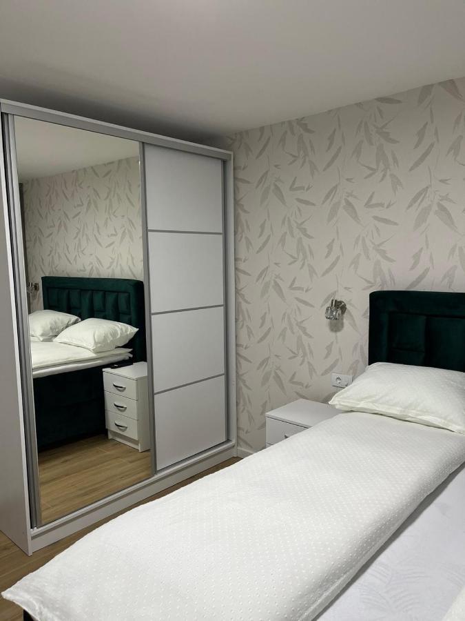 Apartman Kosuta Lux Garden Тьентиште Экстерьер фото