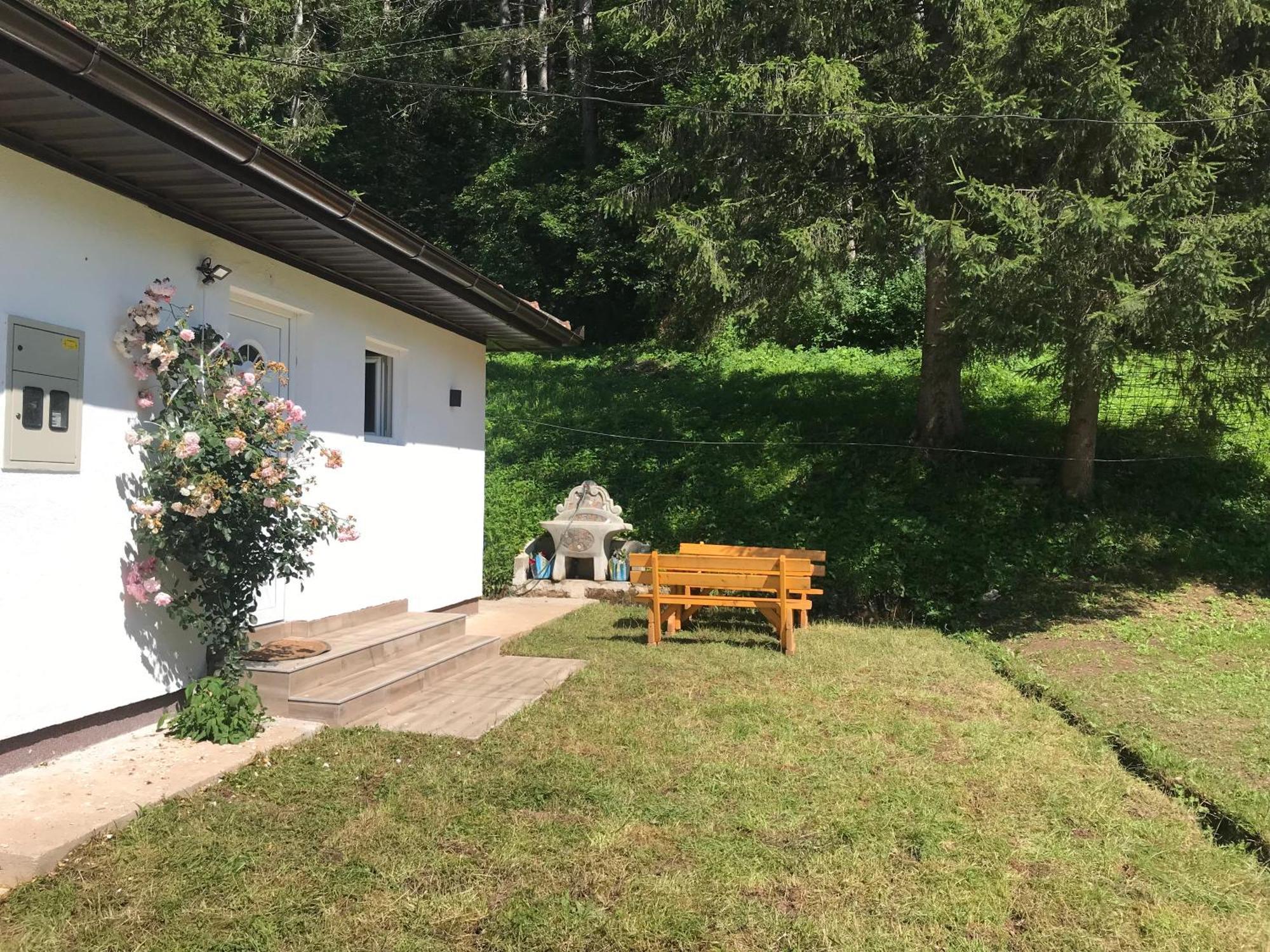 Apartman Kosuta Lux Garden Тьентиште Экстерьер фото